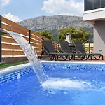 Villa Alfa & Omega *