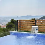 Alfa & Omega Villa *